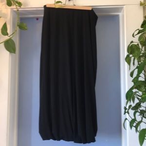 Black mid skirt